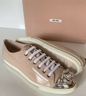 NIB Miu Miu Damen-Sneaker mit Metallkappe und Juwelenverzierung (40 Euro) 5E8557 IT 