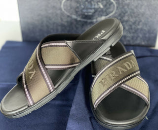 NIB $ 650 Prada Milano Herren Slides Sandalen Schwarz/Khaki/Weiß 8 US 2X3032 Italien 