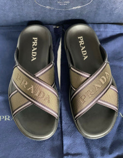 NIB $ 650 Prada Milano Herren Slides Sandalen Schwarz/Khaki/Weiß 8 US 2X3032 Italien 