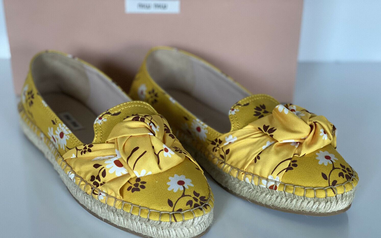NIB MIU MIU Damen-Espadrille-Sandale mit gelben Blumen, 8 US 5S037D, hergestellt in Italien 