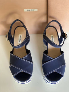 NIB 750 $ MIU MIU Damen-Sandalen mit Plateau-Keilabsatz, Blau, 7,5 US (37,5 Euro) 5XZ441 