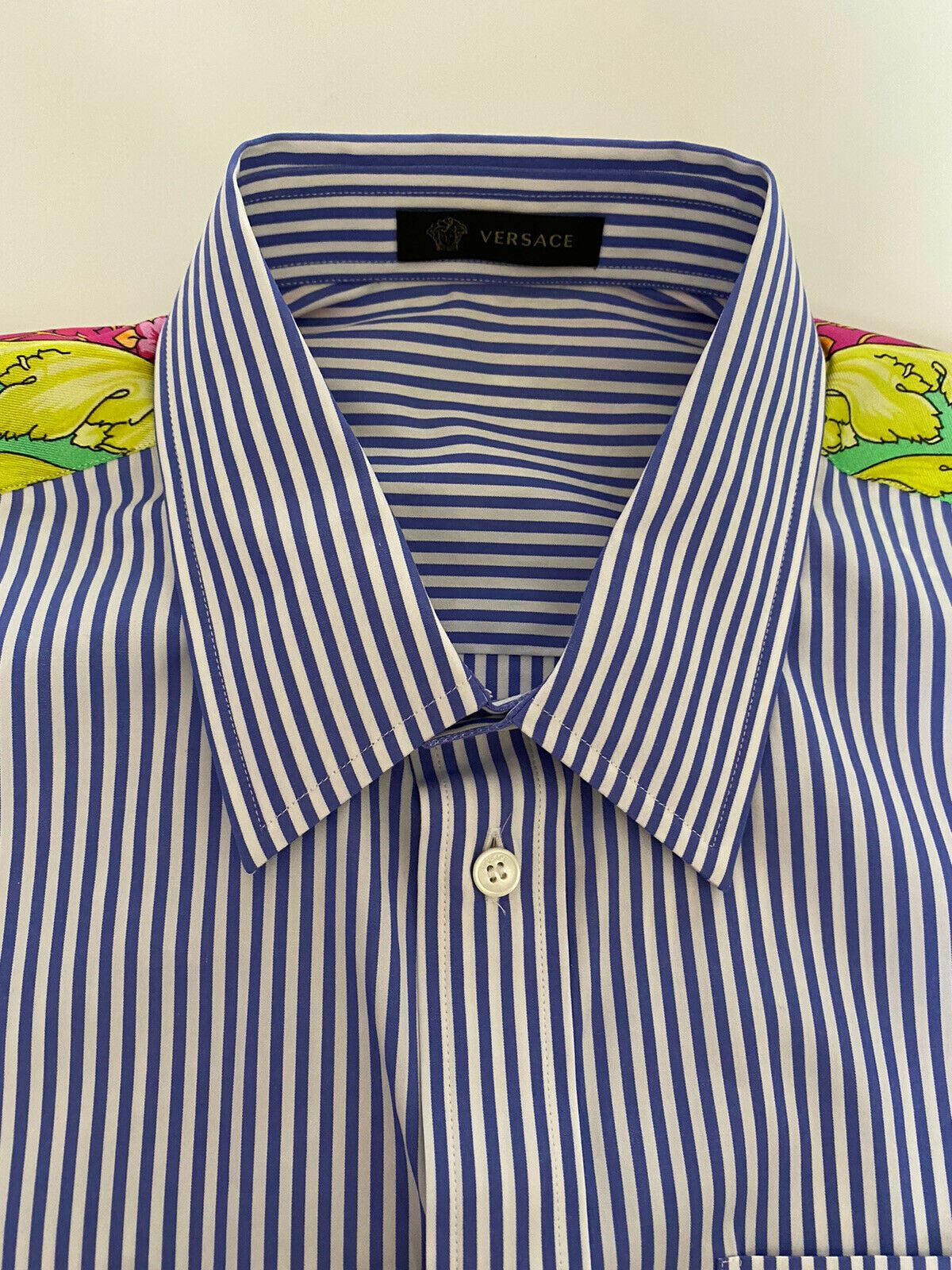 NWT $795 Versace Blue Stripe and Graphic Print Dress Shirt Size 42 A83115 Italy