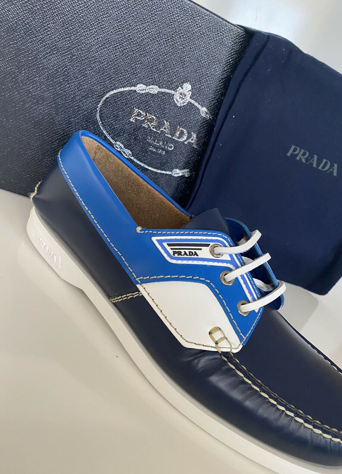 NIB 970 $ PRADA Milano Herren-Bootsschuhe aus blauem Leder 10,5 US (Prada 9,5) 2EG270 IT 