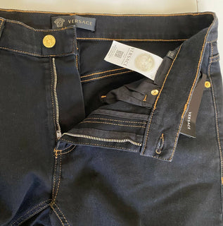 Neu mit Etikett: 450 $ Versace Herren-Denim-Jeans in Schwarz, Größe 33 US A84998S, hergestellt in Italien