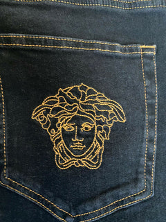 Neu mit Etikett: 450 $ Versace Herren-Denim-Jeans in Schwarz, Größe 33 US A84998S, hergestellt in Italien