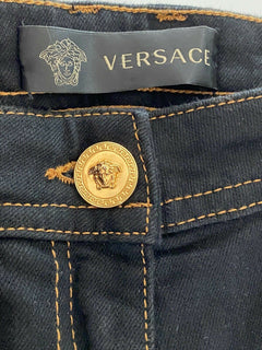 Neu mit Etikett: 500 $ Versace Damen-Denim-Jeans in Schwarz, Größe 26 US A89556S, hergestellt in Italien