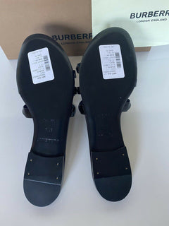 NIB $580 Burberry Libbie Patent Leather Slides 7.5 US (37.5 Euro) Italy