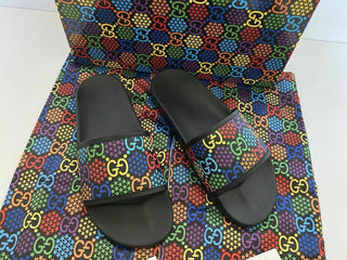 NIB Gucci Herren Gummi GG Psychedelic Logo Schwarze Sandalen 10,5 US Italien 610089 
