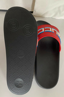 NIB Gucci Herren Gummi St Nastro Schwarz/Rot Sandalen 7,5 US (Gucci 8) Italien 522884 