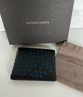 Neu mit Etikett: 460 $ Bottega Veneta BiFold-Geldbörse aus perforiertem Leder Schwarz/Blau 113993 Italien 
