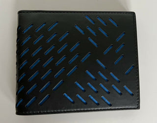 Neu mit Etikett: 460 $ Bottega Veneta BiFold-Geldbörse aus perforiertem Leder Schwarz/Blau 113993 Italien 