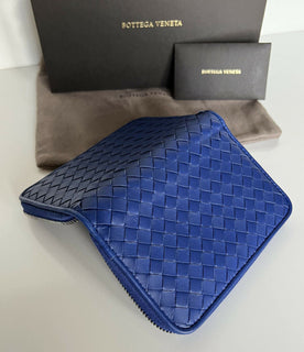 Neu mit Etikett: 710 $ Bottega Veneta Reißverschluss-Geldbörse Napa Kobaltblau 464850 Hergestellt in Italien 