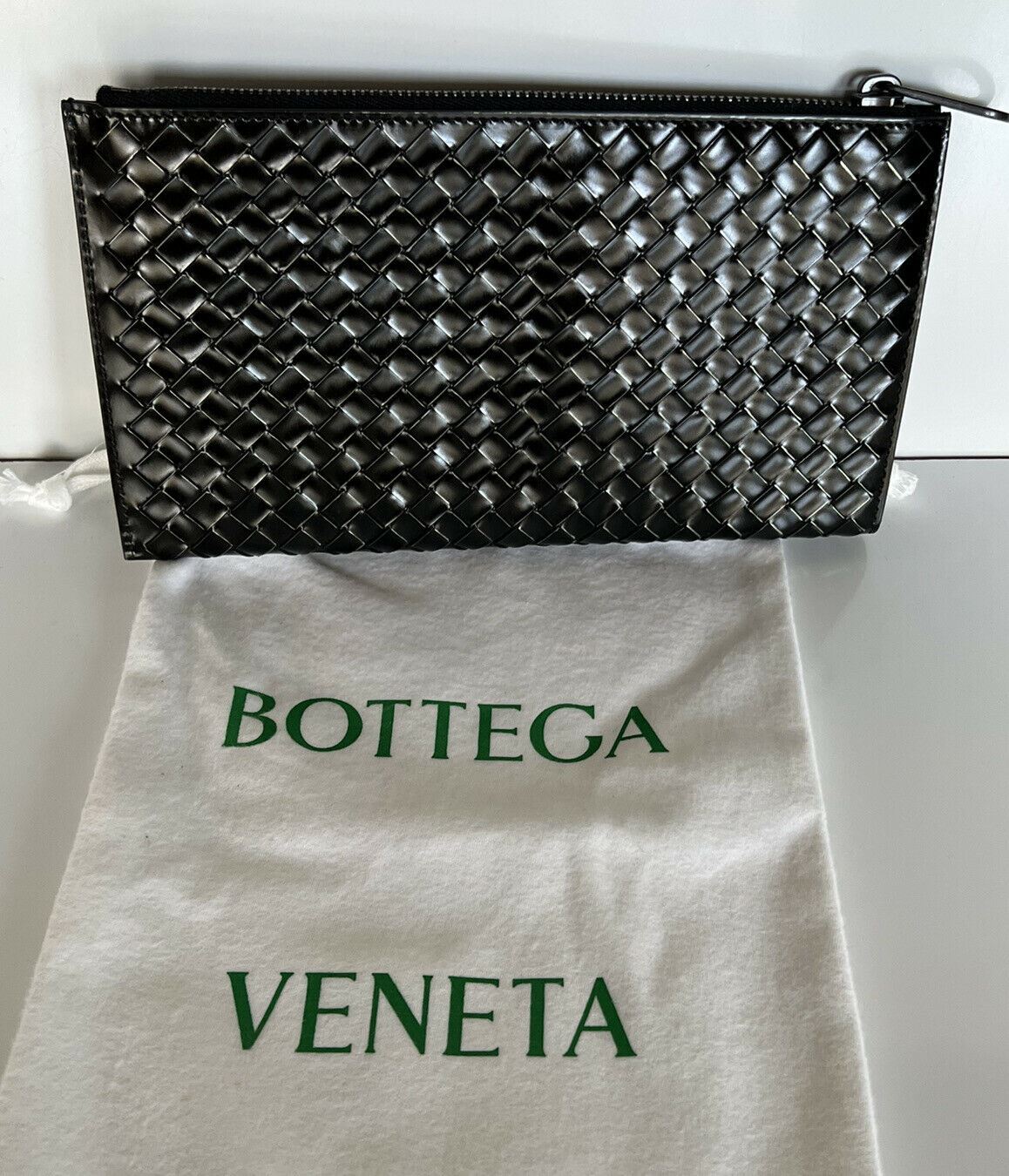 NWT $940 Bottega Veneta Мужской чехол из телячьей кожи с металлической щеткой, черный/серебристый 506323 