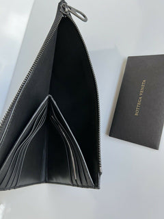 Neu mit Etikett: 940 $ Bottega Veneta Herren-Hülle aus gebürstetem Kalbsleder in Schwarz/Silber 506323 