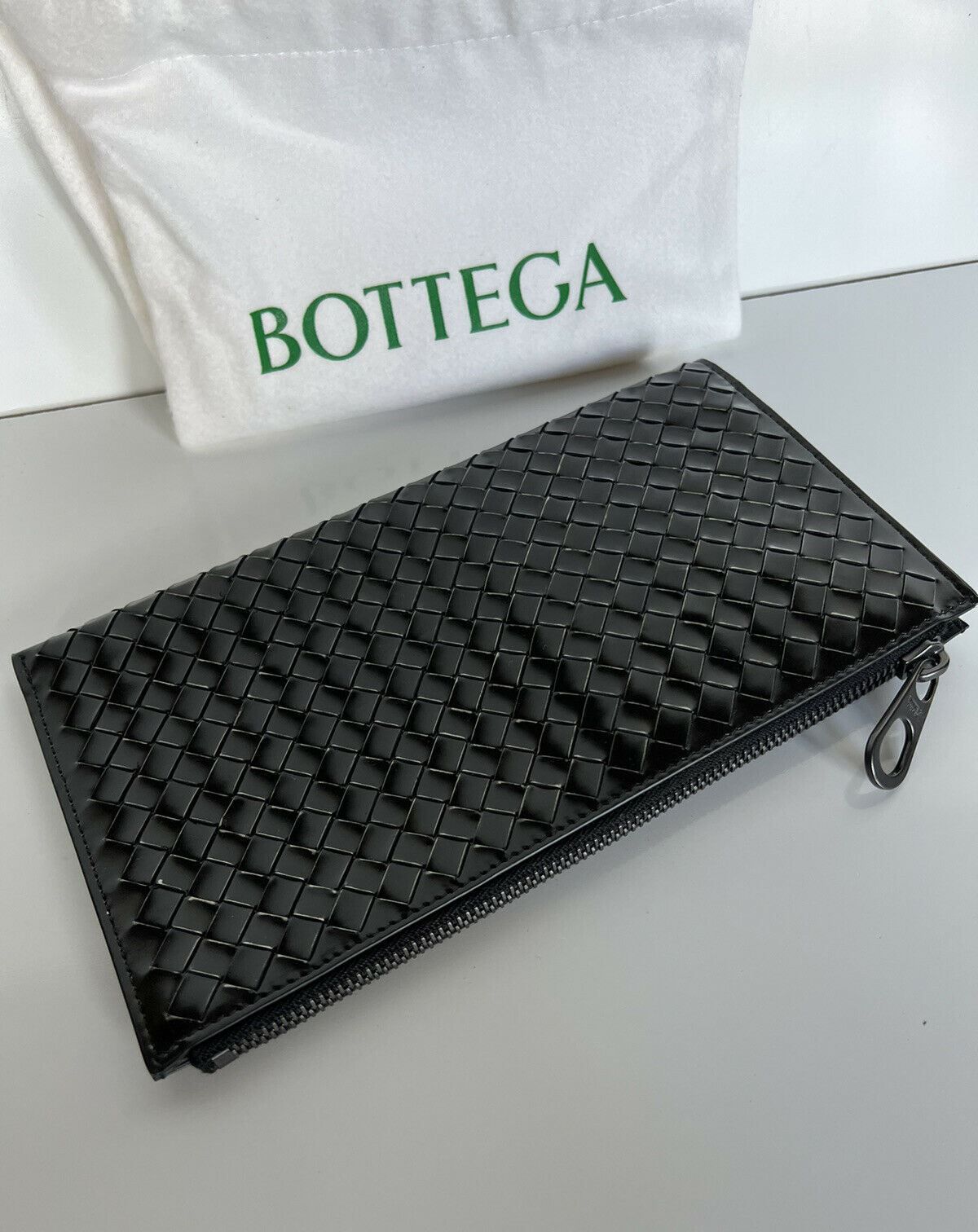 NWT $940 Bottega Veneta Мужской чехол из телячьей кожи с металлической щеткой, черный/серебристый 506323 