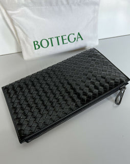 Neu mit Etikett: 940 $ Bottega Veneta Herren-Hülle aus gebürstetem Kalbsleder in Schwarz/Silber 506323 
