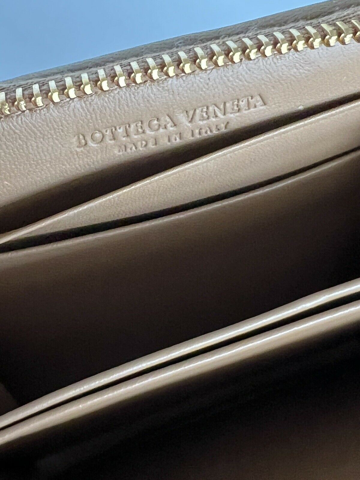 NWT $470 Bottega Veneta Zipper Leather Wallet Coin Purse Neon Camel 566512 Italy