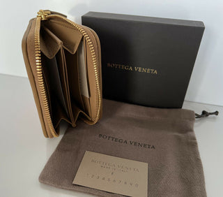 Neu mit Etikett: 470 $ Bottega Veneta Reißverschluss-Leder-Geldbörse Münzbörse Neon Camel 566512 Italien 