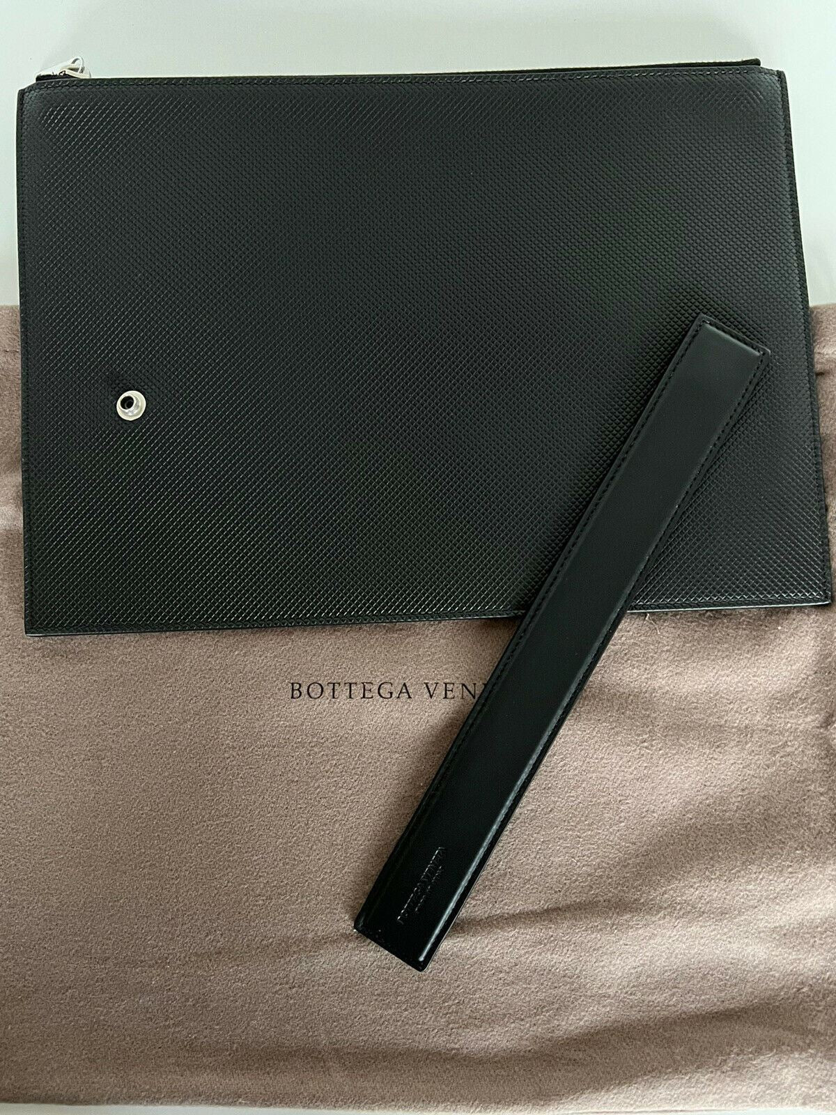 NWT $720 Bottega Veneta Marco Polo Black Leather Large Pouch 578213