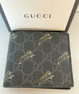 Neu mit Etikett: Gucci GG Lion Lozenge Bifold Wallet 597625 Hergestellt in Italien 