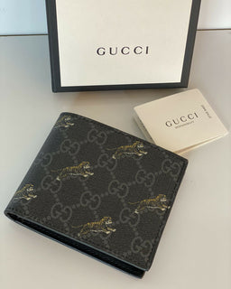 Neu mit Etikett: Gucci GG Lion Lozenge Bifold Wallet 597625 Hergestellt in Italien 