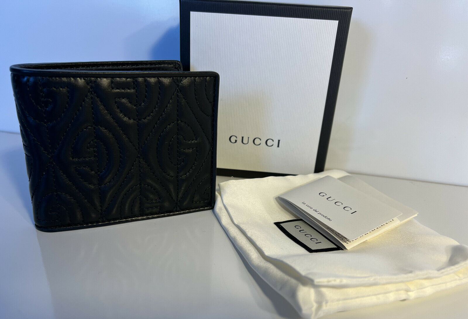 Neu mit Etikett: Gucci Monogram Pattern Bifold Leder gepolsterte Geldbörse Schwarz Italien 601095 