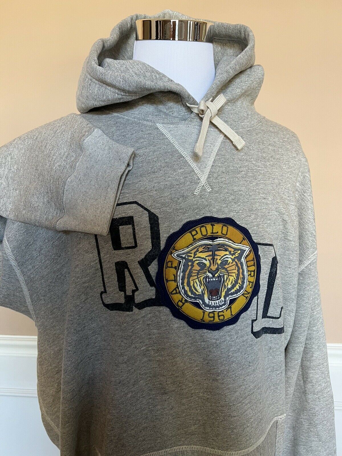 Neu mit Etikett: 168 $ Polo Ralph Lauren Tigergrauer Pullover mit Kapuze 4XB