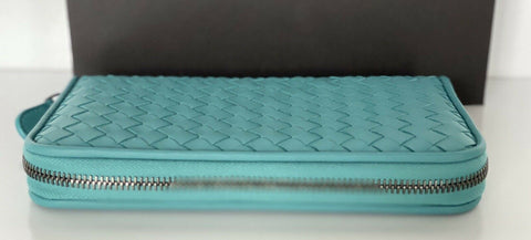 NWT Bottega Veneta Intrecciato Reißverschluss-Geldbörse aus Nappaleder Aqua 518389 Italien 