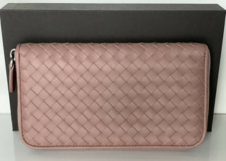 Neu mit Etikett: Bottega Veneta Intrecciato-Geldbörse aus Nappaleder mit Reißverschluss, Deco Rose 518389 IT 