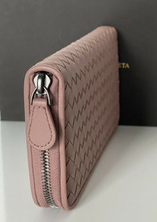 Neu mit Etikett: Bottega Veneta Intrecciato-Geldbörse aus Nappaleder mit Reißverschluss, Deco Rose 518389 IT 