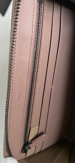 Neu mit Etikett: Bottega Veneta Intrecciato-Geldbörse aus Nappaleder mit Reißverschluss, Desert Rose 518389 IT 