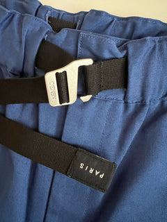 Neu mit Etikett: 325 $ KENZO Marineblaue Herrenhose mit geradem Bein und Gürtel, Größe 29 US (45 Euro)