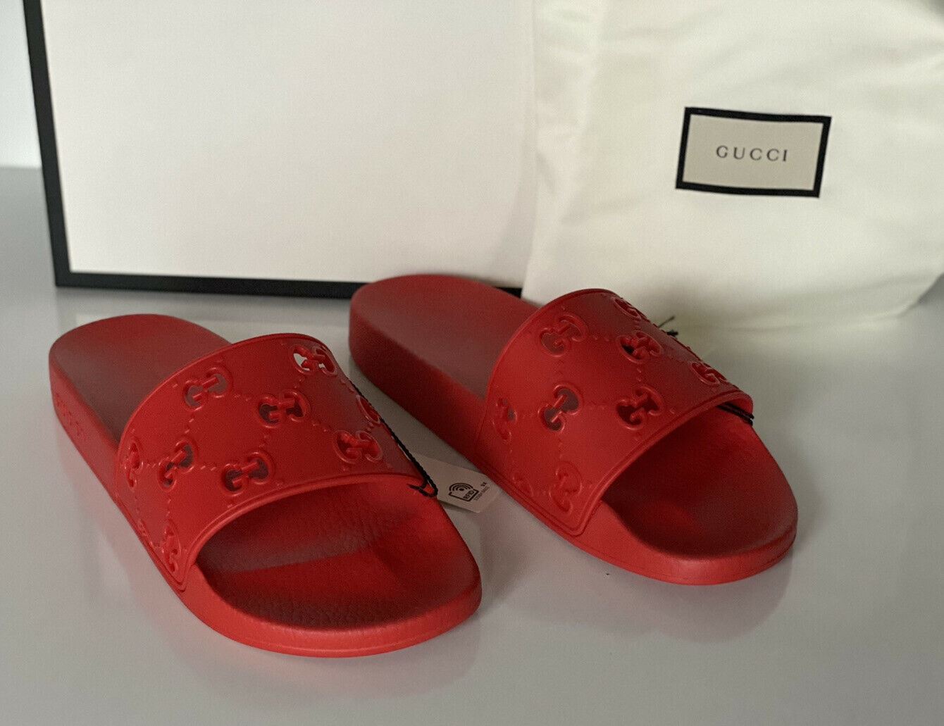 NIB Gucci Mens GG Rubber Hibiscus Red Sandals 9.5 US (Gucci 9) Italy 575957
