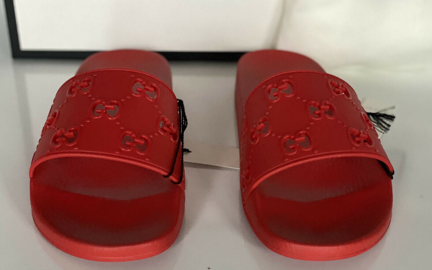 Мужские красные сандалии NIB Gucci GG Rubber Hibiscus 8,5 США (Gucci 8) Италия 575957 