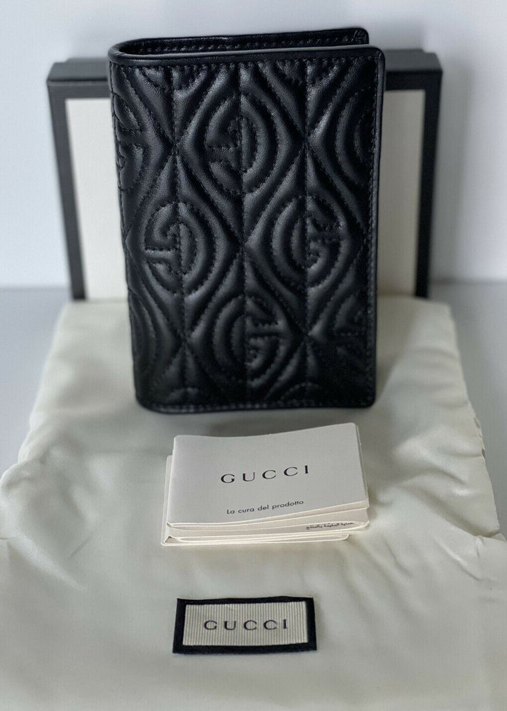 Neu mit Etikett: Gucci GG gepolsterte Bifold-Passhüllen-Brieftasche, Schwarz, hergestellt in Italien 