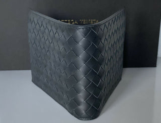 Neu mit Etikett: Bottega Veneta Intrecciato Leder Graues, zweifach faltbares Münzportemonnaie 148324