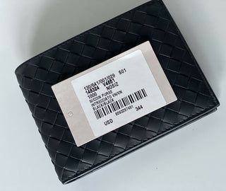 Neu mit Etikett: Bottega Veneta Intrecciato Leder Schwarzes, zweifach faltbares Münzportemonnaie 148324 