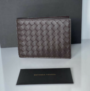 Neu mit Etikett: Bottega Veneta Intrecciato Nappaleder Braunes, zweifach faltbares Münzportemonnaie 148324 