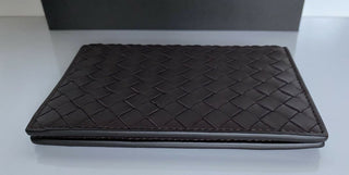 Neu mit Etikett: Bottega Veneta Intrecciato Nappaleder-Reisepass-Geldbörse Braun 624100 