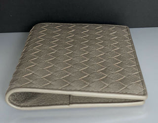 Neu mit Etikett: Bottega Veneta Intrecciato Leder-Passhüllen-Geldbörse Sand 624100 