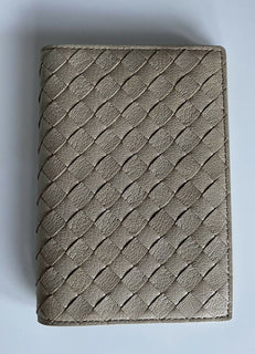 Neu mit Etikett: Bottega Veneta Intrecciato Leder-Passhüllen-Geldbörse Sand 624100 