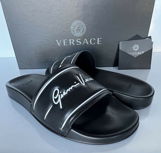 NIB 495 $ Versace Signature Logo Slides Sandalen Schwarz 7 US (40 Euro) IT DSU8060 