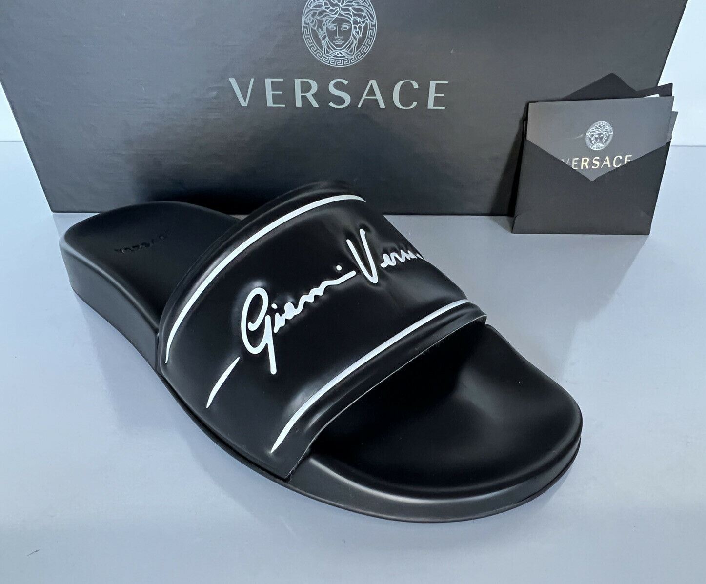 NIB $495 Versace Signature Logo Slides Sandals Black 7 US (40 Euro) IT DSU8060