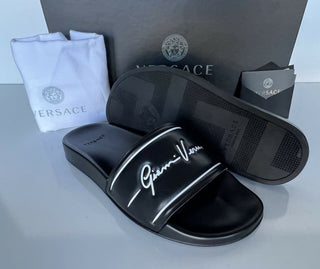 NIB 495 $ Versace Signature Logo Slides Sandalen Schwarz 7 US (40 Euro) IT DSU8060 