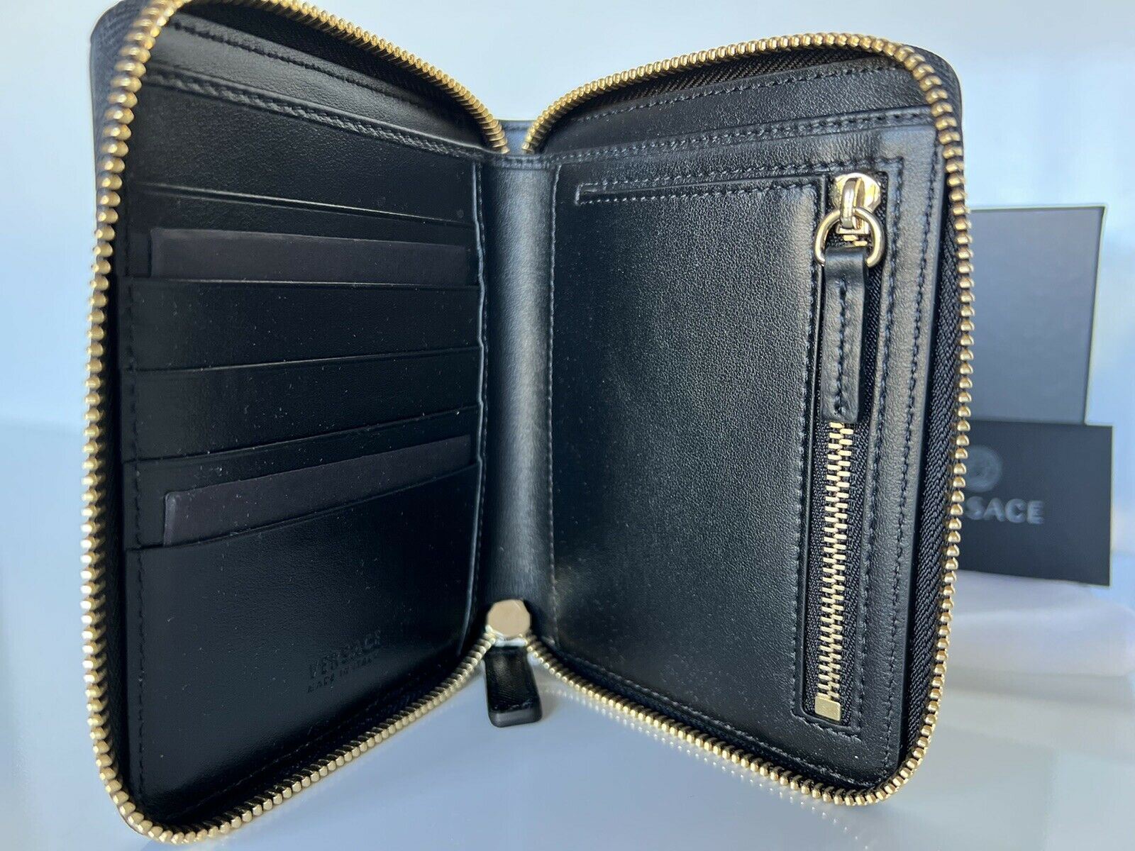 NWT Versace Black Calf Leather Medium Zipper Wallet Made in Italy 593