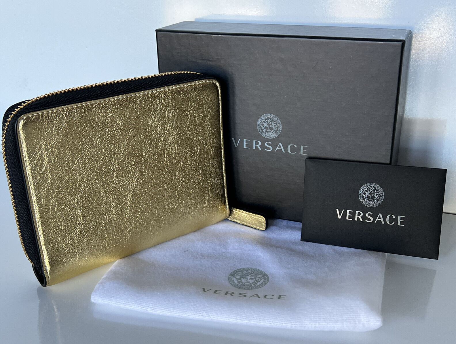 Neu mit Etikett: Versace Gold/Pink/Silber Kalbsleder-Geldbörse mit mittlerem Reißverschluss, hergestellt in Italien 593 