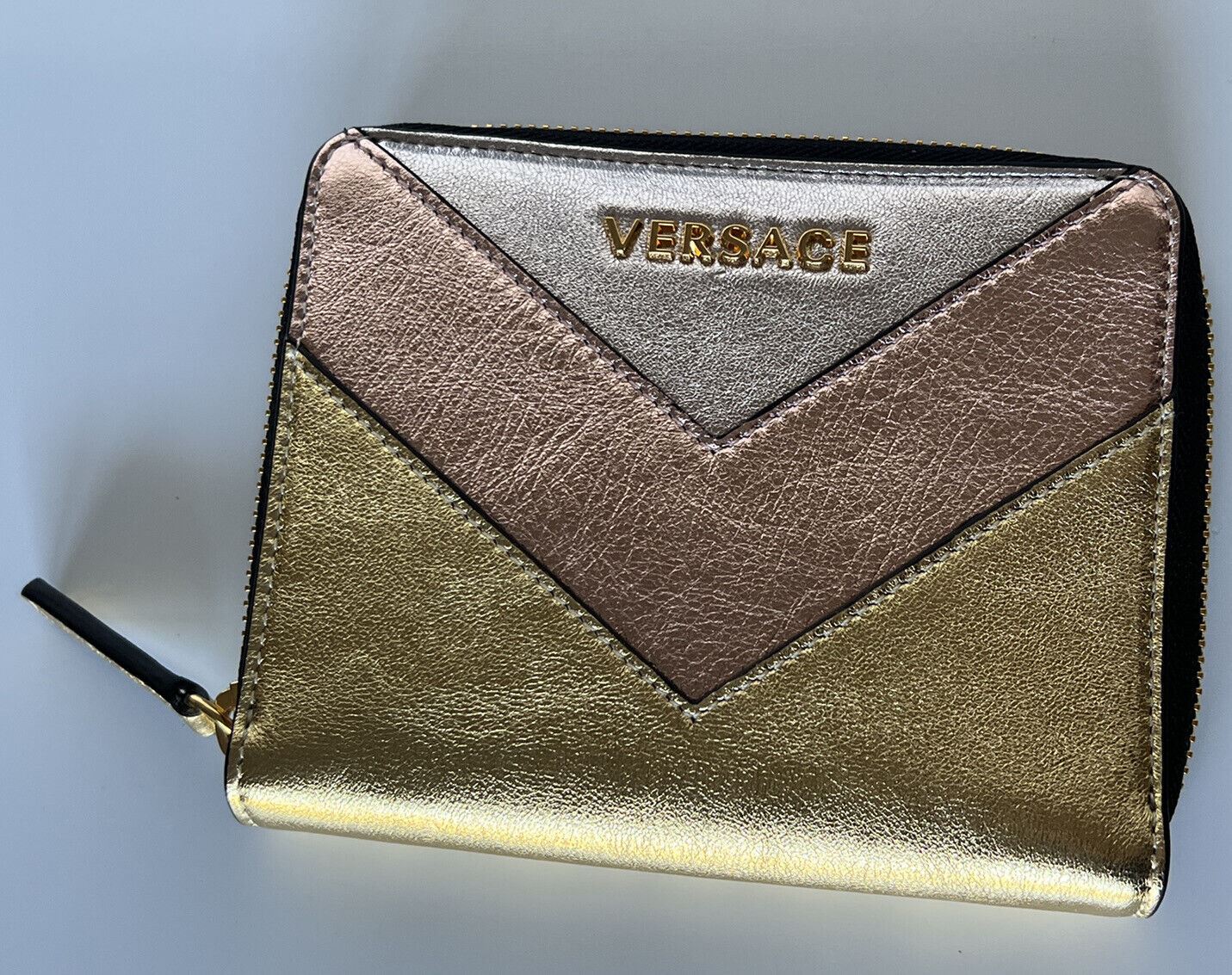 Neu mit Etikett: Versace Gold/Pink/Silber Kalbsleder-Geldbörse mit mittlerem Reißverschluss, hergestellt in Italien 593 
