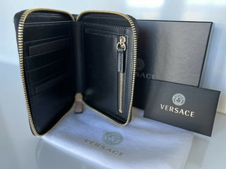 Neu mit Etikett: Versace Blush Pink Kalbsleder-Geldbörse mit mittlerem Reißverschluss, hergestellt in Italien 593 