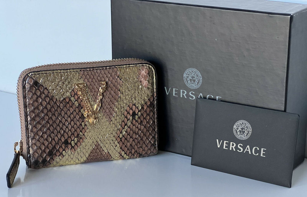 Neu mit Etikett: 595 $ Versace Kleine Geldbörse mit Reißverschluss aus Pythonleder mit Schlangenmuster in Braun/Gold 682 