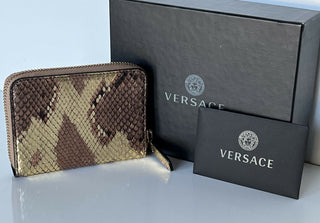 Neu mit Etikett: 595 $ Versace Kleine Geldbörse mit Reißverschluss aus Pythonleder mit Schlangenmuster in Braun/Gold 682 